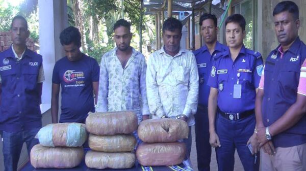 ভাঙ্গায় মোটরসাইকেল নিয়ে ৩ ব্যাবসায়ী আটক