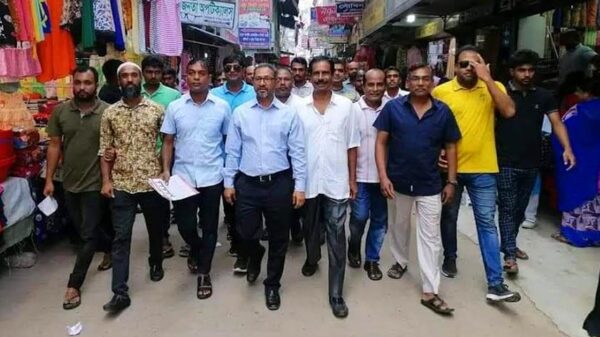 বিভাগীয় সমাবেশ সফল করতে ফরিদপুরে বিএনপির লিফলেট বিতরণ