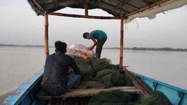 মধুমতি থেকে ৮০ হাজার মিটার জাল ভস্মিভুত
