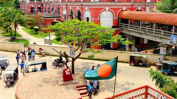 হাজিরা দিতে এসে আদালত প্রাঙ্গণে আসামীর মৃত্যু