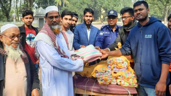 গোপালগঞ্জ জেলা ছাত্র কল্যান পরিষদ, ফরিদপুর এর উদ্যোগে শীত বস্ত্র বিতরন