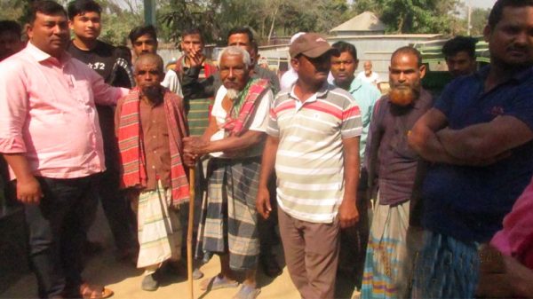 ডিক্রিরচর ইউপি নির্বাচনে নানা প্রতিশ্রæতি দিয়ে আবু ফকিরের গণসংসোগ