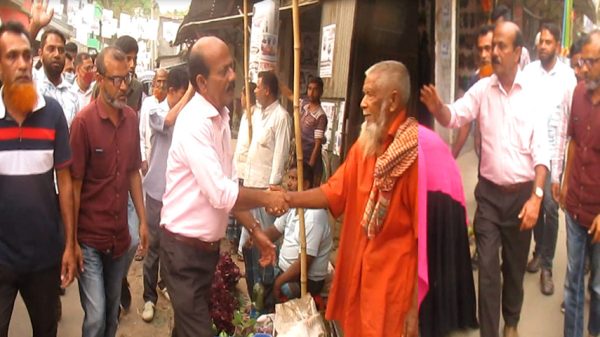 ঈশান গোপালপুর ইউপি নির্বাচনে চেয়ারম্যান প্রার্থী পঙ্কজের গণসংযোগ