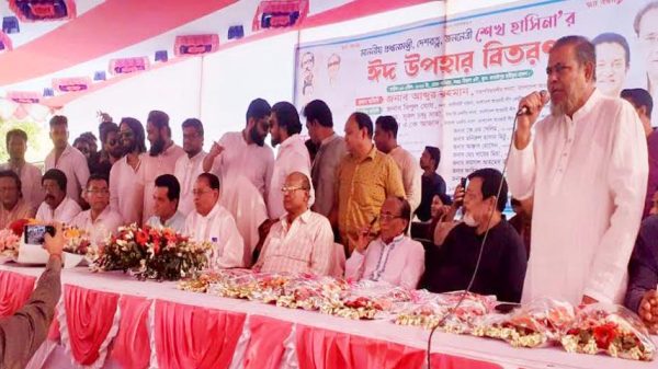 হামীম গ্রæপের সৌজন্যে প্রধানমন্ত্রীর ঈদ উপহার কানাইপুরে বিতরণ