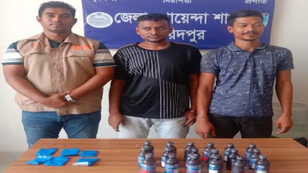 ইয়াবা-ফেনসিডিলসহ দুই যুবক আটক