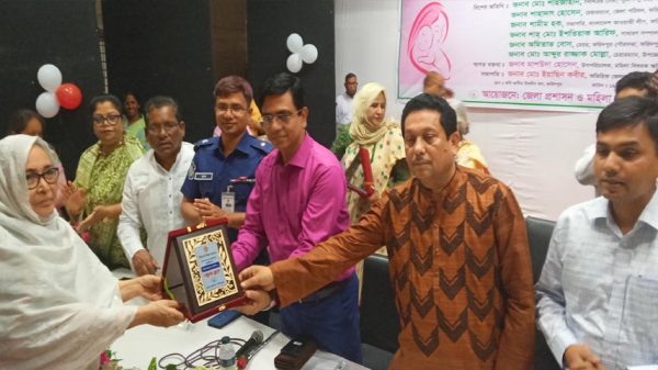 ফরিদপুরে বিশ্ব "মা" দিবস উদযাপন
