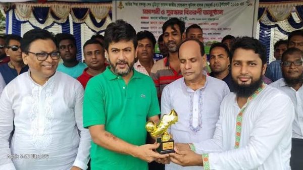 ভাঙ্গায় বঙ্গবন্ধু গোল্ডকাপ টুর্নামেন্টের পুরস্কার বিতরণ