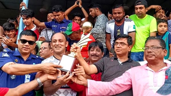ফরিদপুরে সাফ গেমসের দুই ফুটবল তারকা জিকু-মোরসালিন সংবর্ধিত