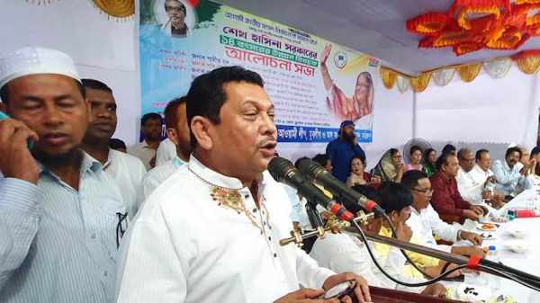 শেখ হাসিনা সরকার ক্ষমতায় আছেন বলেই দেশ এগিয়ে যাচ্ছে