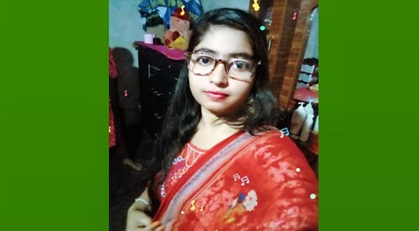 ভালোবাসার প্রিয়তমা স্ত্রীকে ফিরে পেতে আদালতে স্বামী