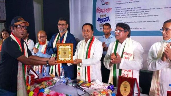 সংবর্ধিত হলেন কবি আলীম আল রাজী