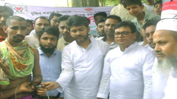 ভাঙ্গায় হতদরিদ্রদের মাঝে ছাগল বিতরণ