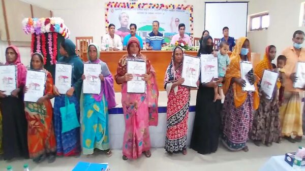 মধুখালীতে ভুমিহীনদের মাঝে ঘরসহ জমি প্রদান
