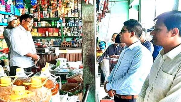 ভ্রাম্যমান আদালতে ২ ব্যবসায়ীকে ৭ হাজার জরিমানা
