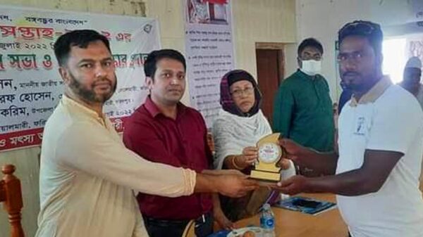 বোয়ালমারীতে শ্রেষ্ঠ মৎসচাষী নরোত্তম মালো