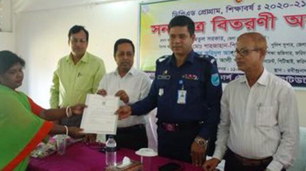 শিক্ষকরাই জাতি গড়ার কারিগড় .....জেলা প্রশাসক অতুল সরকার
