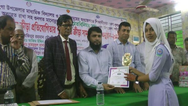 ভাঙ্গায় গ্রীস্মকালীন ক্রীড়া প্রতিযোগিতার পুরস্কার বিতরণ