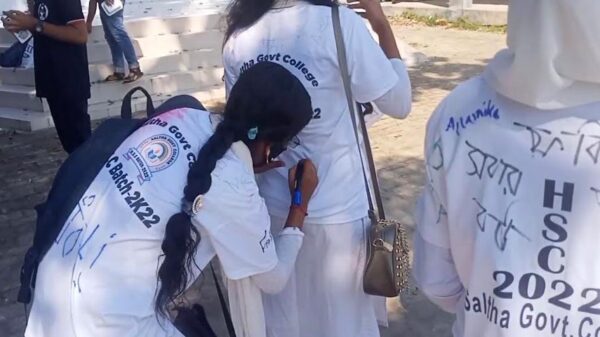 সালথা কলেজের মনোগ্রামযুক্ত টি-শার্টের মূল্য কত?