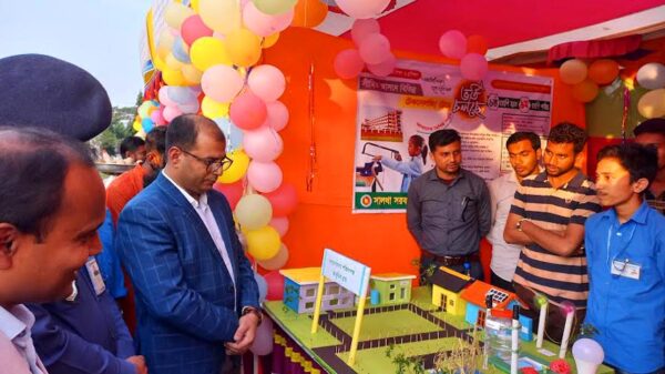 সালথা'য় বিজ্ঞান ও প্রযুক্তি মেলার উদ্বোধন