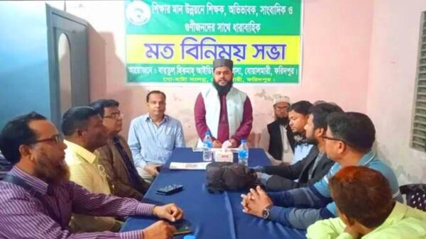 সাংবাদিকদের সাথে বায়তুল হিকমাহ আইডিআল মাদ্রাসার মতবিনিময়