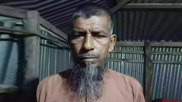 জটিল রোগে আক্রান্ত হাফেজ তরিকুলের বাবা বাঁচতে চান