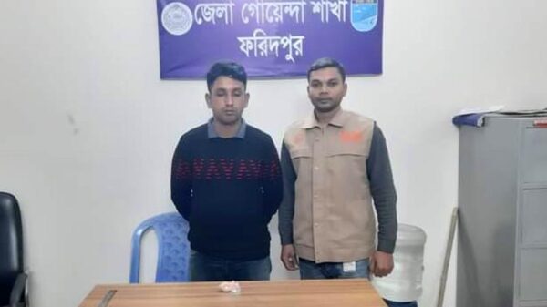 ডিবি পুলিশের হাতে ৭৫০পিস ইয়াবাসহ যুবক আটক
