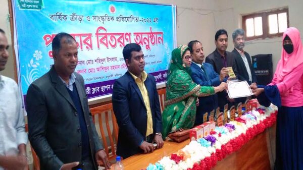 মধুখালীতে বার্ষিক প্রতিযোগিতার পুরষ্কার বিতরণ