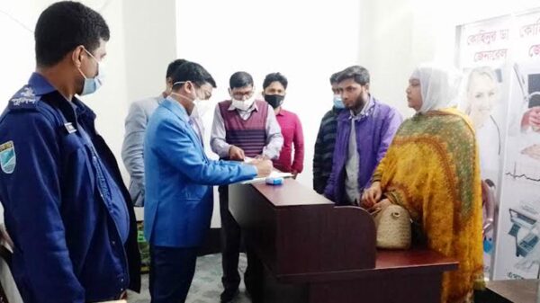 বোয়ালমারীতে তিন হাসপাতালে ভ্রাম্যমাণ আদালতের জরিমানা