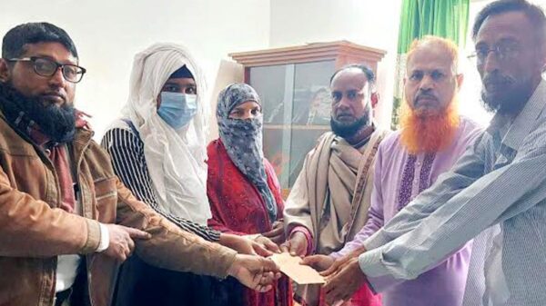 দরিদ্রতা দমাতে পারেনি মেধাবী শিমাকে