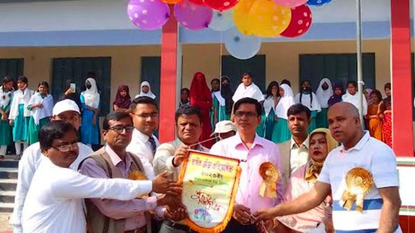 ঈশান বালিকা উচ্চ বিদ্যালয়ের বার্ষিক ক্রীড়া প্রতিযোগিতা অনুষ্ঠিত