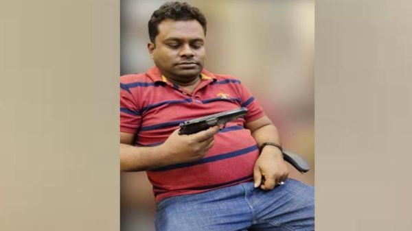 পিস্তল হাতে ভাইরাল হওয়া সেই মৎস্যজীবি লীগ নেতা বহিষ্কার