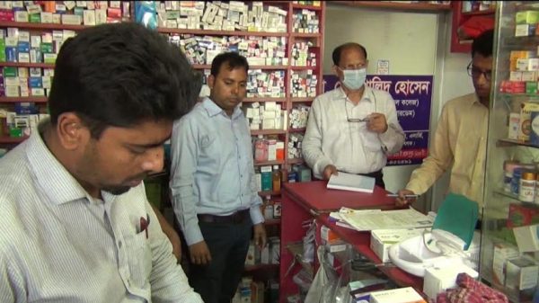 নগরকান্দায় ৩ ওষুধ ব্যবসায়ীকে জরিমানা
