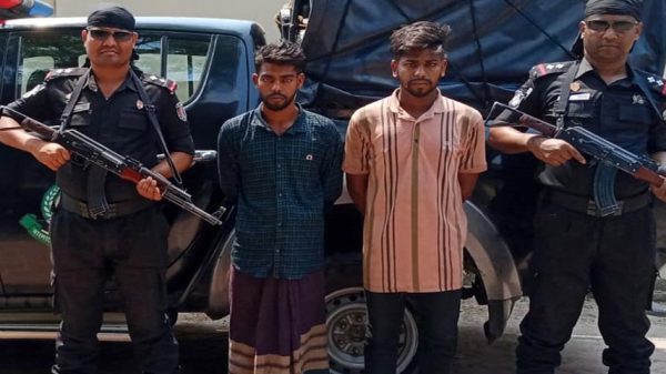 ফেসবুকে স্ট্যাটাস দিয়ে হামলার ঘটনায় দুই যুবক আটক