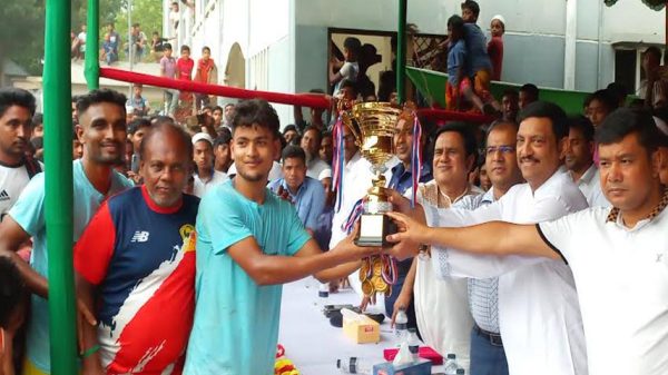 সালথায় জাতীয় গোল্ডকাপ ফুটবল টুর্নামেন্টের ফাইনাল খেলা অনুষ্ঠিত