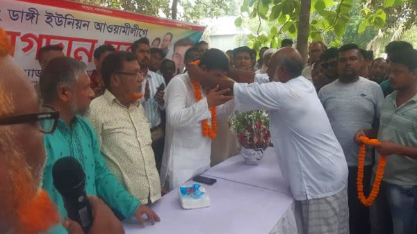 নগরকান্দায় জামাল মিয়ার রাজনীতির উপর আস্থা রেখে ৩ শতাধীক নেতা কর্মীর যোগদান