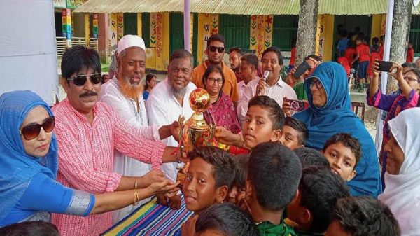 বঙ্গবন্ধু ও বঙ্গমাতা ফুটবল টুর্নামেন্টের ফাইনাল খেলা অনুষ্ঠিত