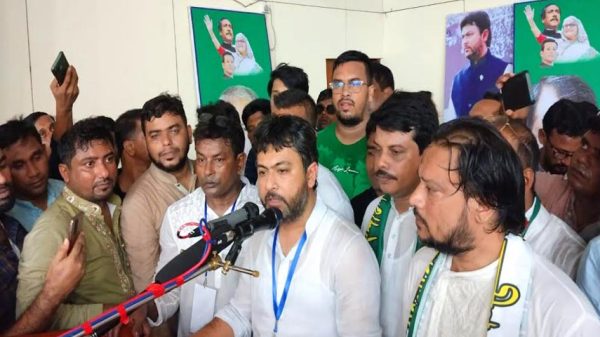 বেয়াদব আখ্যা দিয়ে জিহŸা ছিড়ে ফেলার হুমকি নিক্সনের : শামা বললেন, ভয় পাই না