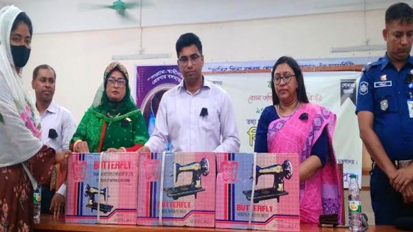 মধুখালীতে আলোচনা সভা ও সেলাই মেশিন বিতরণ