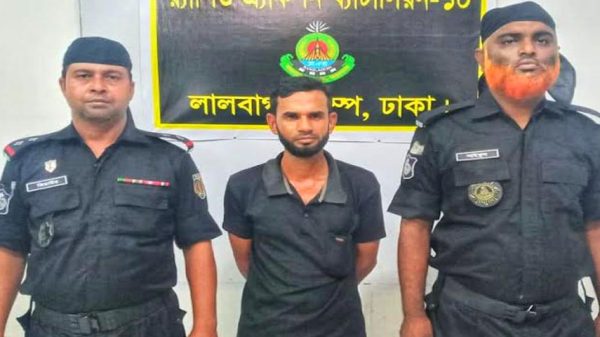 হত্যা করে ছদ্দবেশে পলাতক, ৯ বছর পর ব্যাবের হাতে আটক