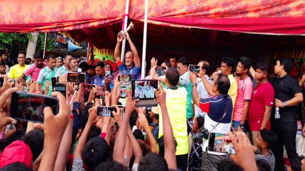 শেষ হলো ব্যারিস্টার সুমন ও আলফাডাঙ্গা ফুটবল প্রীতি ম্যাচ