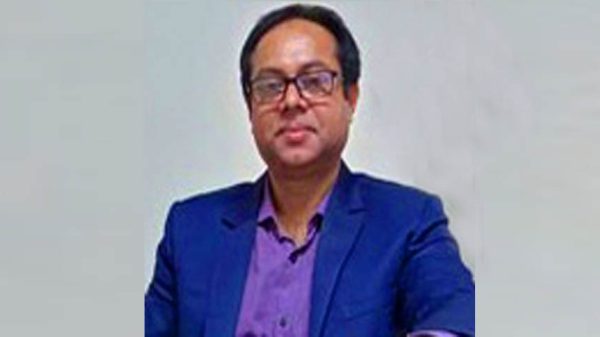 ফরিদপুর ল্যাব এইডে বলির পাঠা ক্লিনার, বেঁচে গেল ম্যানেজার