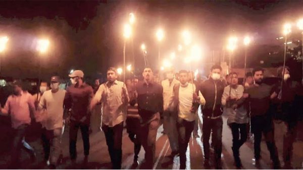 অবরোধ সমর্থনে ফরিদপুরে বিএনপির মশাল মিছিল