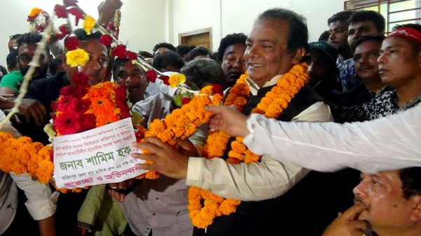 মনোনয়ন পেয়েই মাদক ও সন্ত্রাসকে “না” করে দিলেন শামীম হক