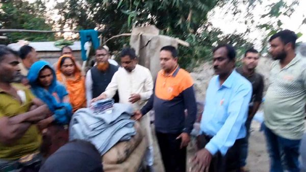 চরভদ্রাসনে অগ্নিকান্ডে ইজিবাইক চালকের ঘর ও ছাগল পুড়ে ভষ্মিভূত