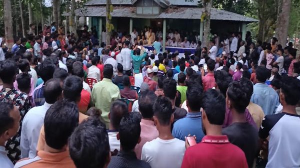 সালথায় ওয়াদুদ মাতুব্বরের নির্বাচনী পথসভা জনসভায় পরিণত