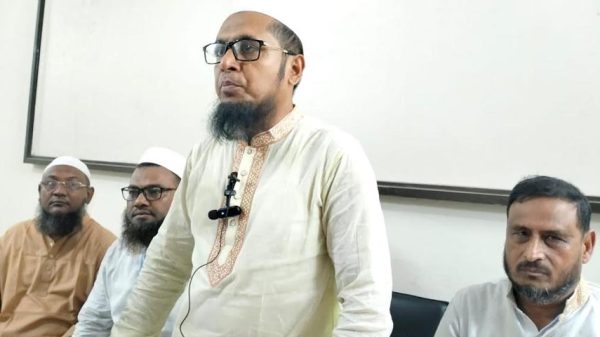 নির্বাচন থেকে সরে দাঁড়ালেন ওয়াহিদুজ্জামান