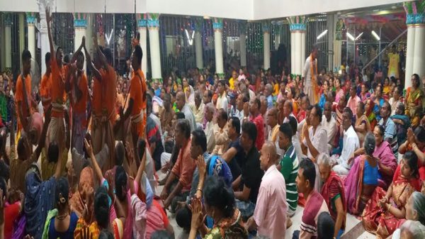 শ্রীধাম শ্রী অঙ্গনে ভক্তবৃন্দের ঢল
